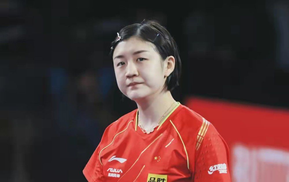 而在第五季中，艾米丽将从罗马重返法国，卢卡斯·布哈沃将回归饰演性感的法国厨师Gabriel。